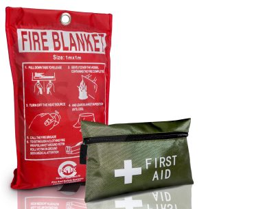 Blanket + 1st aid kit no watermark